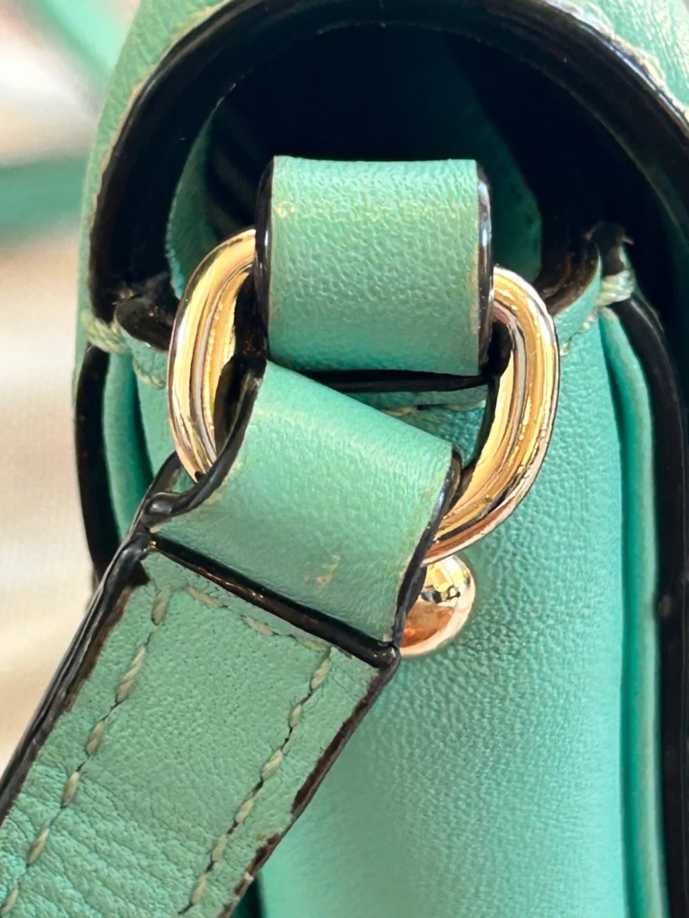 Eye Catching Kate Spade Crossbody Purse